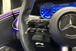 valkoinen Mercedes-Benz EQS 2022 kuva 9.