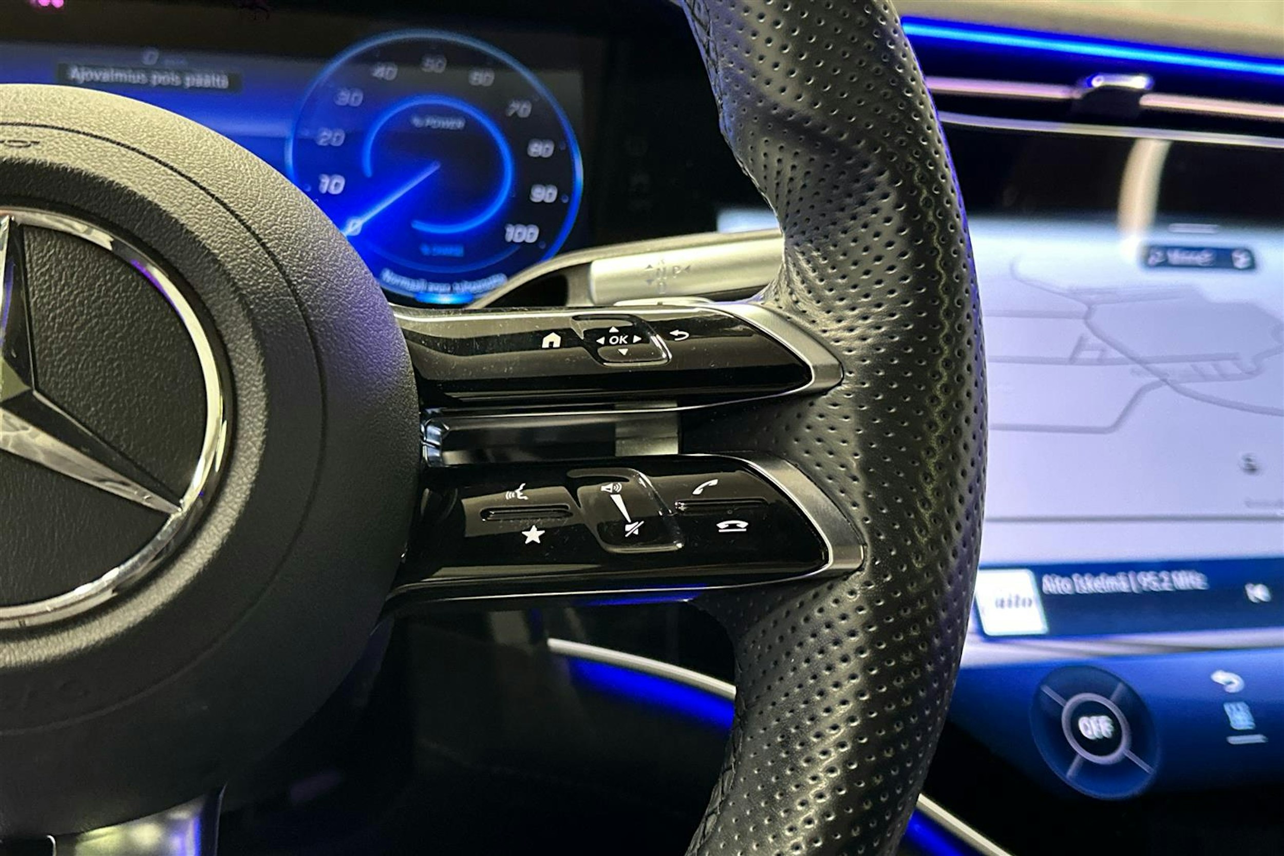 valkoinen Mercedes-Benz EQS 2022 kuva 10.