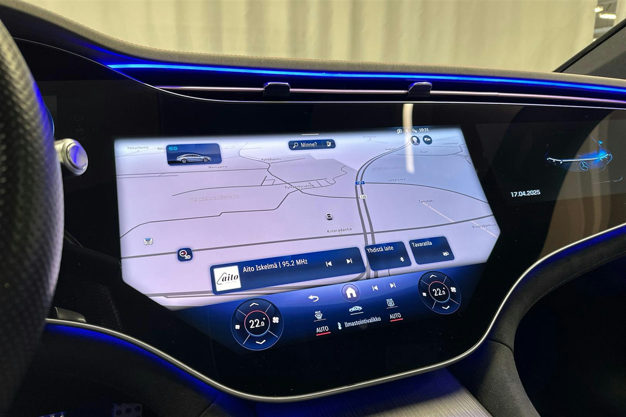 valkoinen Mercedes-Benz EQS 2022 kuva 13.