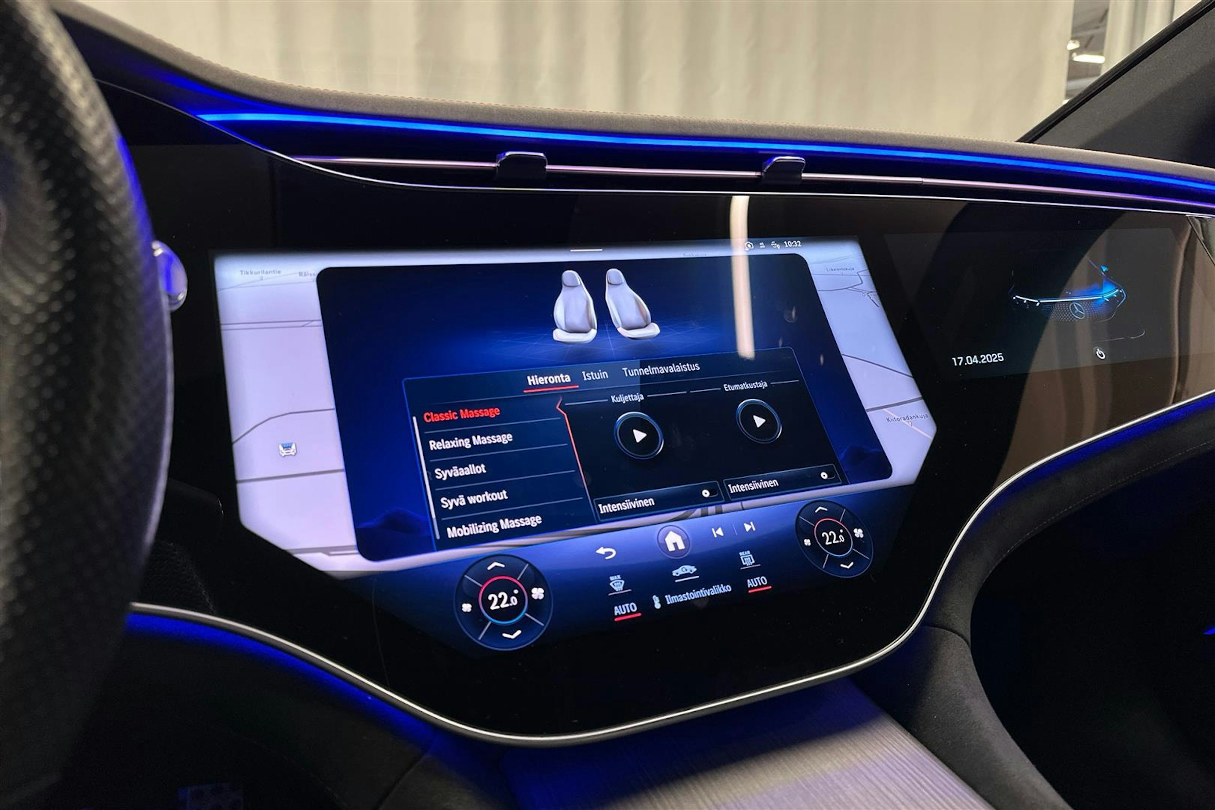 valkoinen Mercedes-Benz EQS 2022 kuva 15.