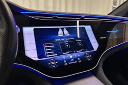 valkoinen Mercedes-Benz EQS 2022 kuva 15.
