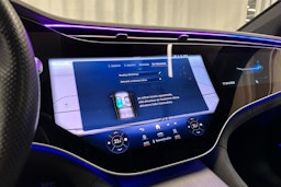 valkoinen Mercedes-Benz EQS 2022 kuva 17.