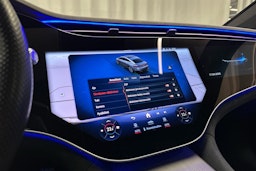 valkoinen Mercedes-Benz EQS 2022 kuva 19.