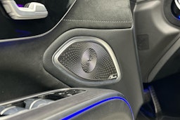 valkoinen Mercedes-Benz EQS 2022 kuva 24.