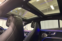 valkoinen Mercedes-Benz EQS 2022 kuva 28.