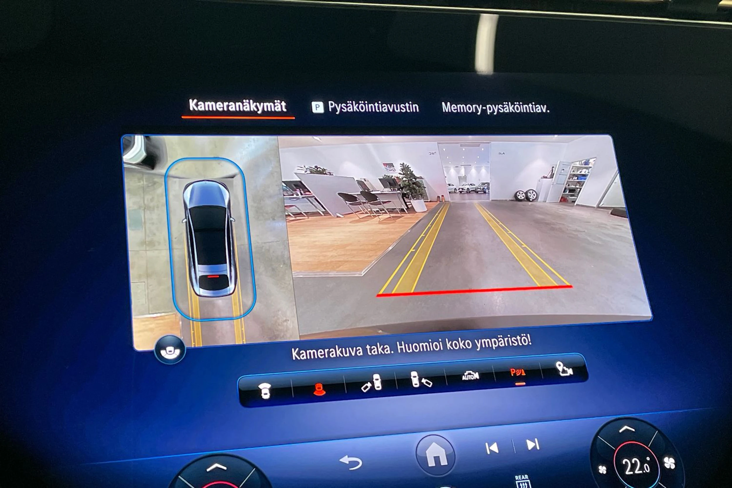 Musta Mercedes-Benz EQS 2023 kuva 12.
