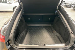 Musta Mercedes-Benz EQS 2023 kuva 13.