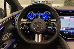 Musta Mercedes-Benz EQS 2023 kuva 14.