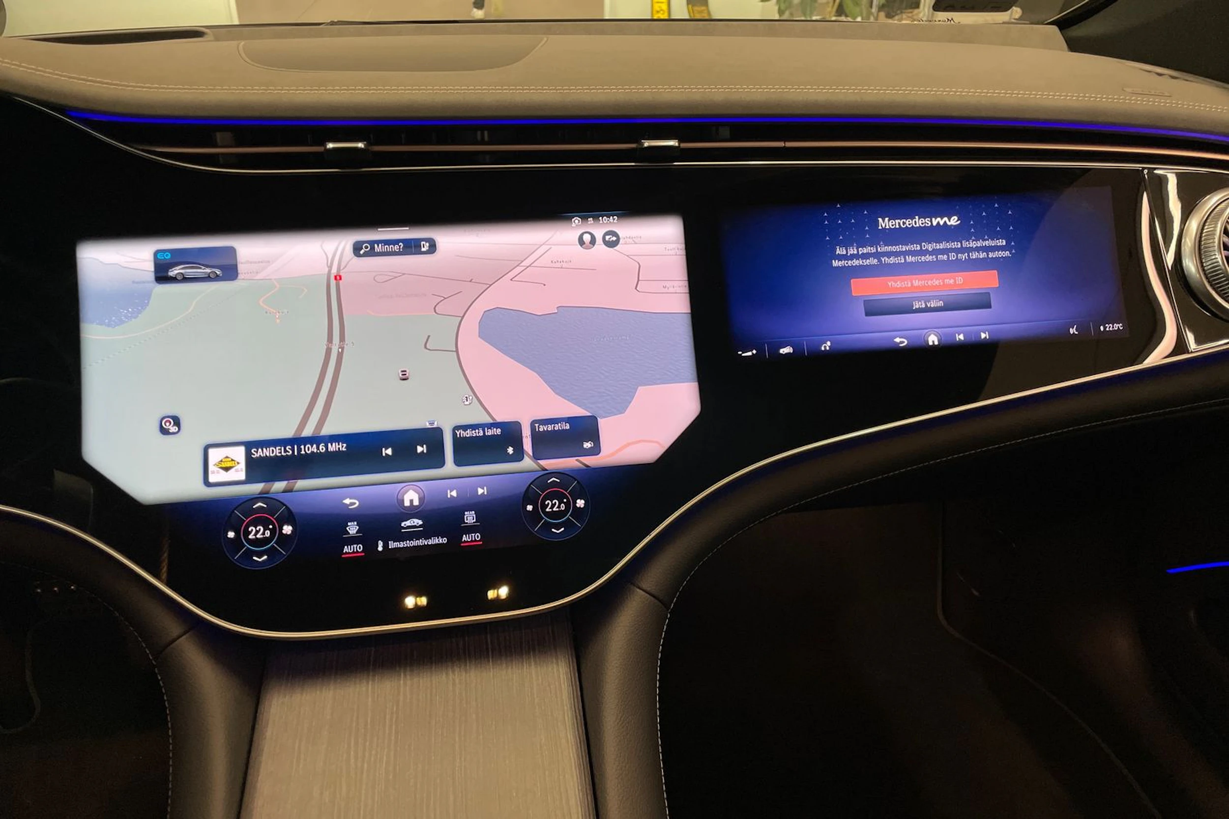 Musta Mercedes-Benz EQS 2023 kuva 15.
