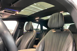 Musta Mercedes-Benz EQS 2023 kuva 19.