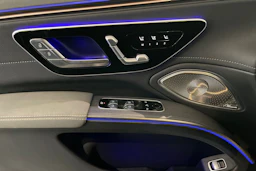Musta Mercedes-Benz EQS 2023 kuva 21.