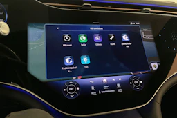 Musta Mercedes-Benz EQS 2023 kuva 23.
