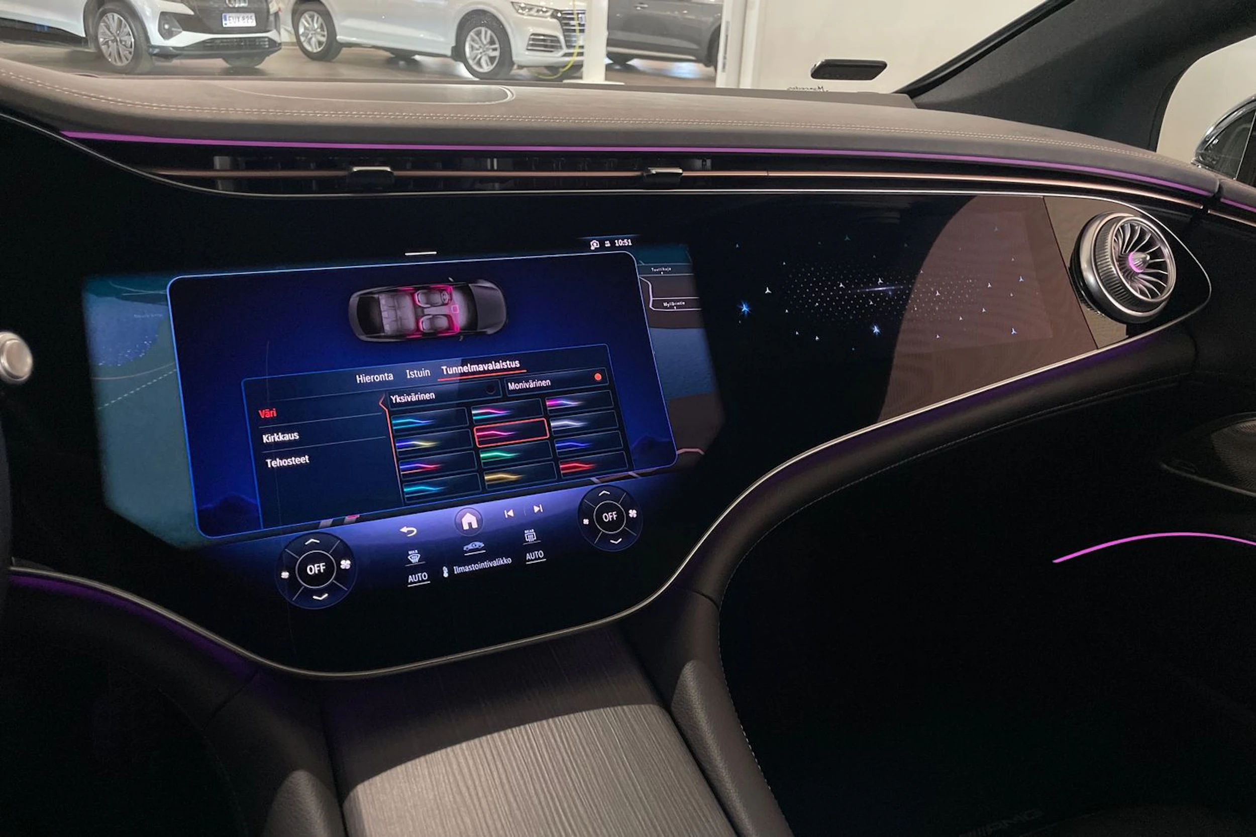 Musta Mercedes-Benz EQS 2023 kuva 25.