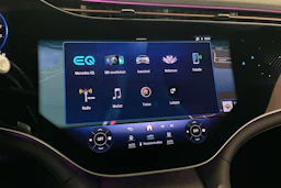 Musta Mercedes-Benz EQS 2023 kuva 28.