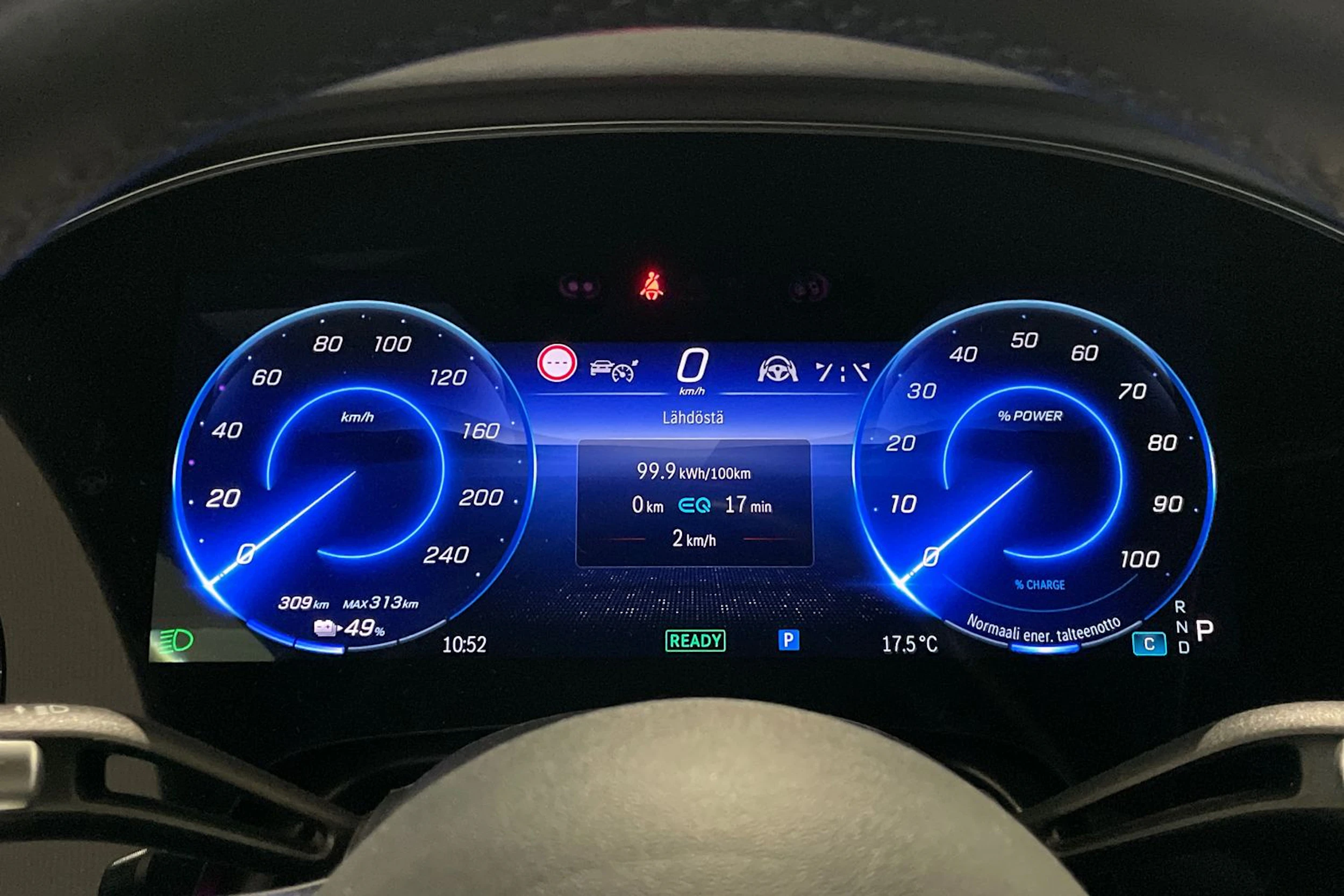 Musta Mercedes-Benz EQS 2023 kuva 29.