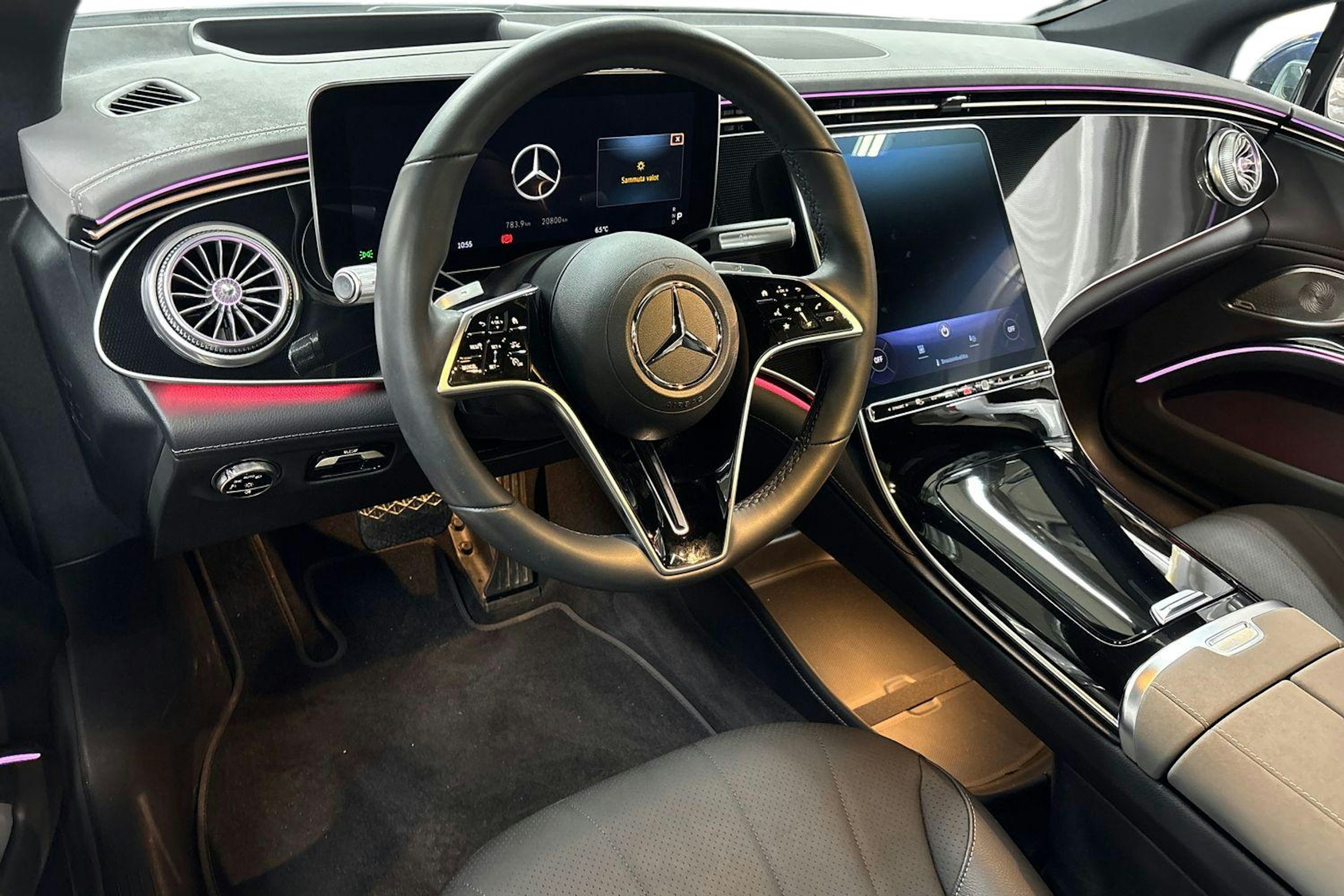 sininen Mercedes-Benz EQS 2023 kuva 7.