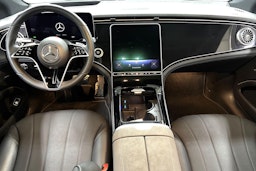 sininen Mercedes-Benz EQS 2023 kuva 9.