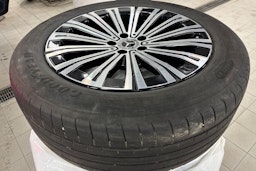 sininen Mercedes-Benz EQS 2023 kuva 14.