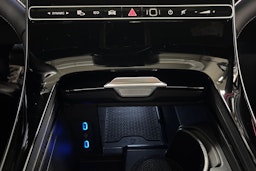 sininen Mercedes-Benz EQS 2023 kuva 27.