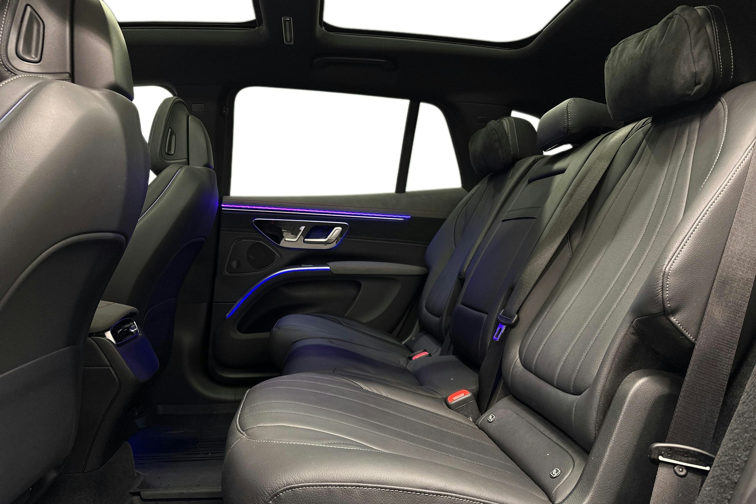 harmaa Mercedes-Benz EQS SUV 2023 kuva 10.