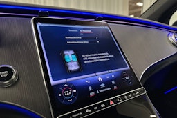 harmaa Mercedes-Benz EQS SUV 2023 kuva 18.