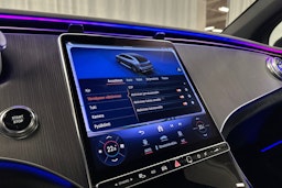 harmaa Mercedes-Benz EQS SUV 2023 kuva 21.