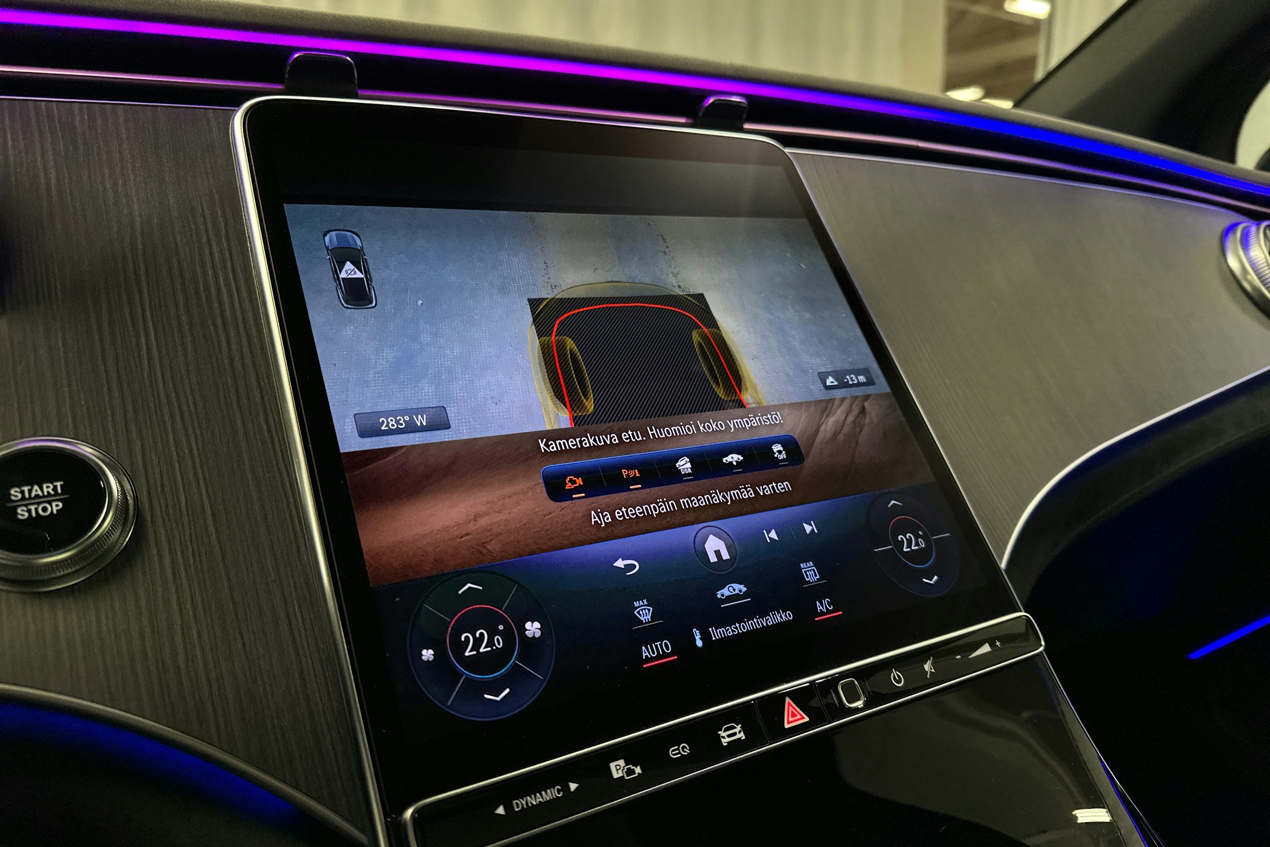 harmaa Mercedes-Benz EQS SUV 2023 kuva 24.