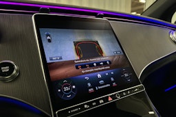 harmaa Mercedes-Benz EQS SUV 2023 kuva 24.