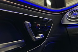 harmaa Mercedes-Benz EQS SUV 2023 kuva 26.