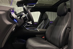 harmaa Mercedes-Benz EQS SUV 2023 kuva 28.