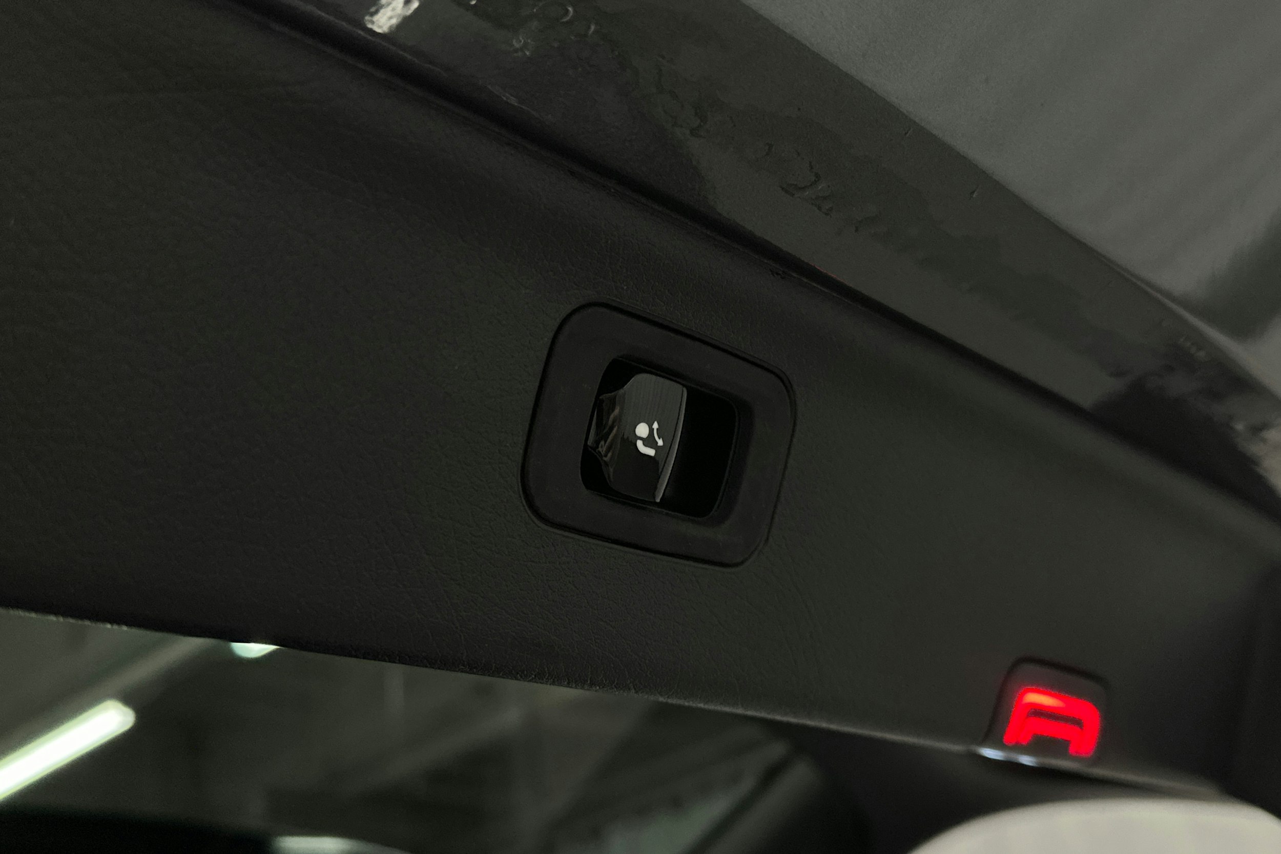 harmaa Mercedes-Benz EQS SUV 2023 kuva 33.