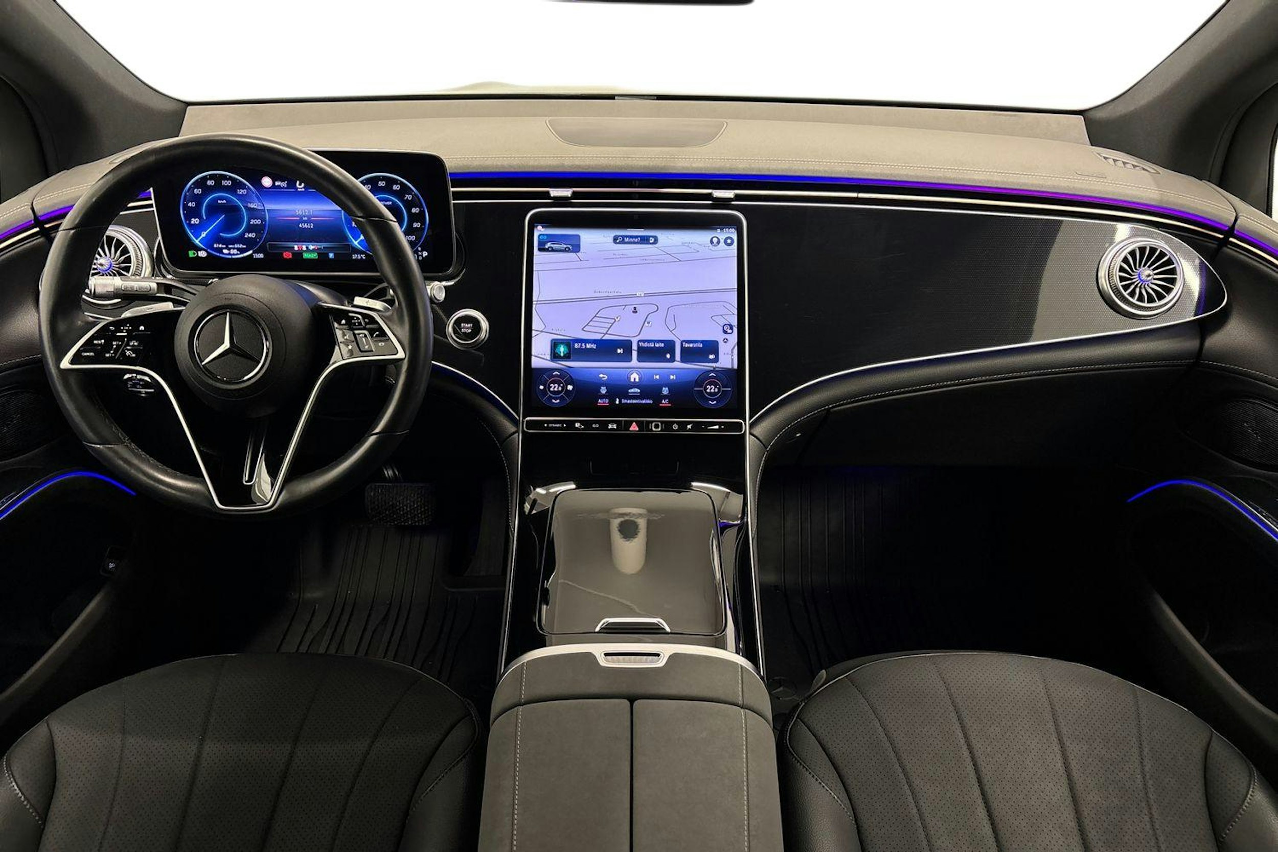 Harmaa Mercedes-Benz EQS SUV 2023 kuva 9.