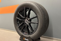 Harmaa Mercedes-Benz EQS SUV 2023 kuva 13.