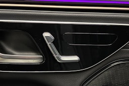 Harmaa Mercedes-Benz EQS SUV 2023 kuva 14.