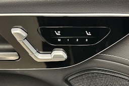 Harmaa Mercedes-Benz EQS SUV 2023 kuva 16.