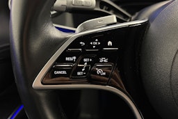 Harmaa Mercedes-Benz EQS SUV 2023 kuva 18.