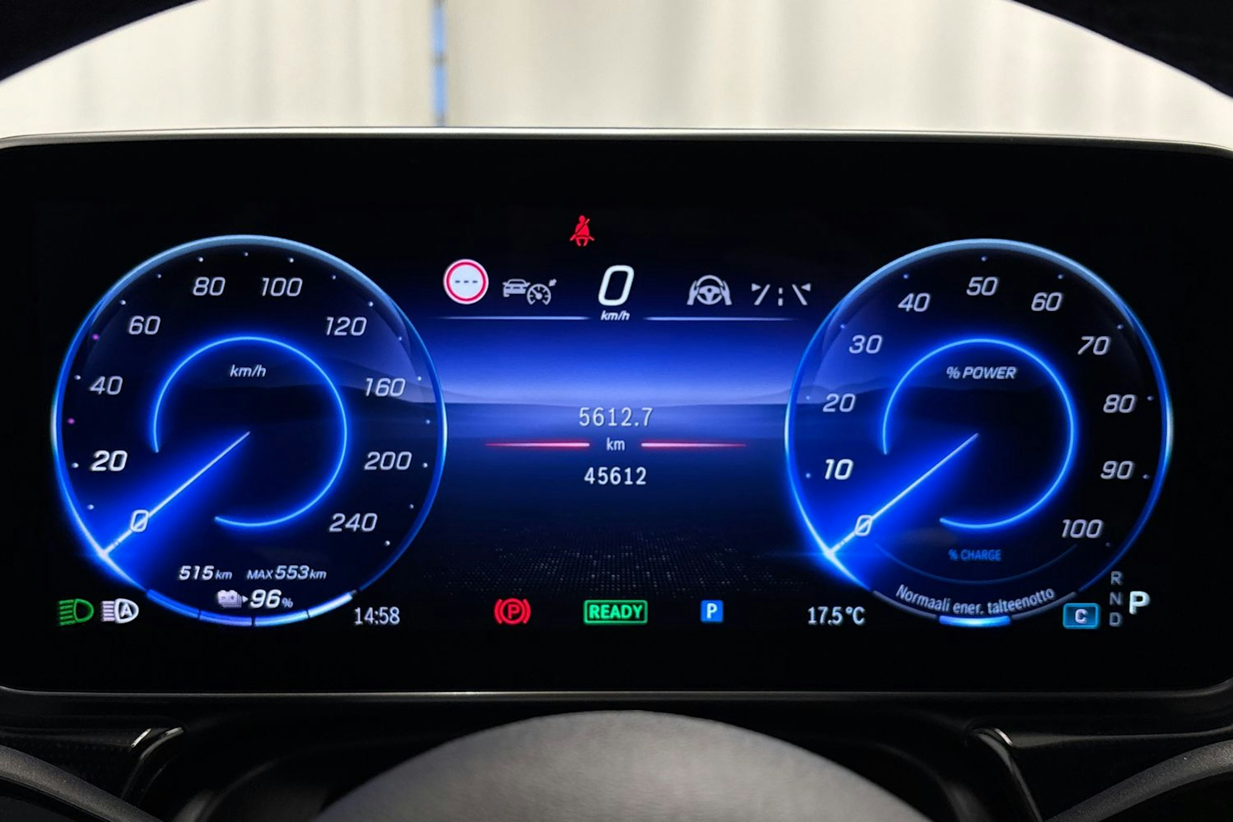 Harmaa Mercedes-Benz EQS SUV 2023 kuva 20.