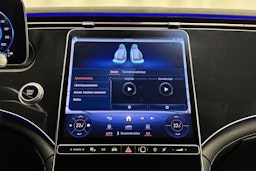 Harmaa Mercedes-Benz EQS SUV 2023 kuva 23.