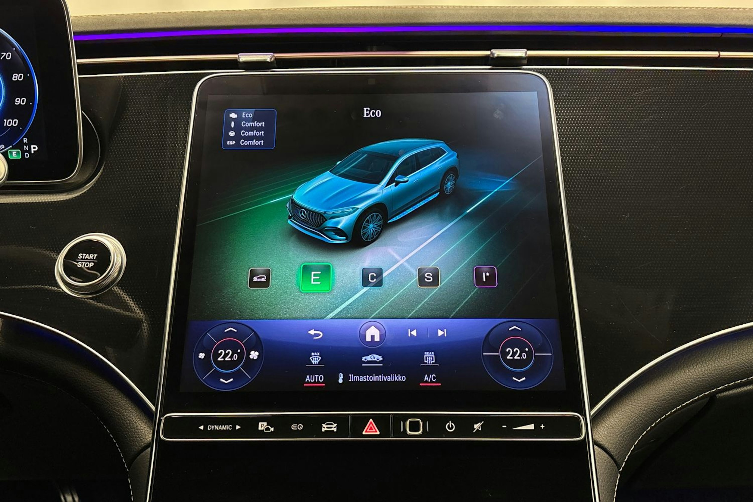 Harmaa Mercedes-Benz EQS SUV 2023 kuva 25.