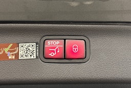 Harmaa Mercedes-Benz EQS SUV 2023 kuva 28.