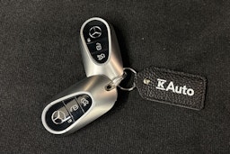 Harmaa Mercedes-Benz EQS SUV 2023 kuva 30.