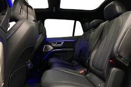 harmaa Mercedes-Benz EQS SUV 2023 kuva 11.