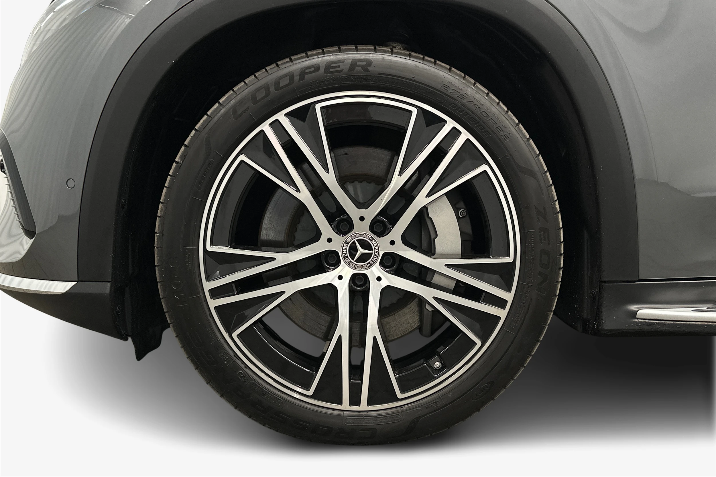 harmaa Mercedes-Benz EQS SUV 2023 kuva 12.