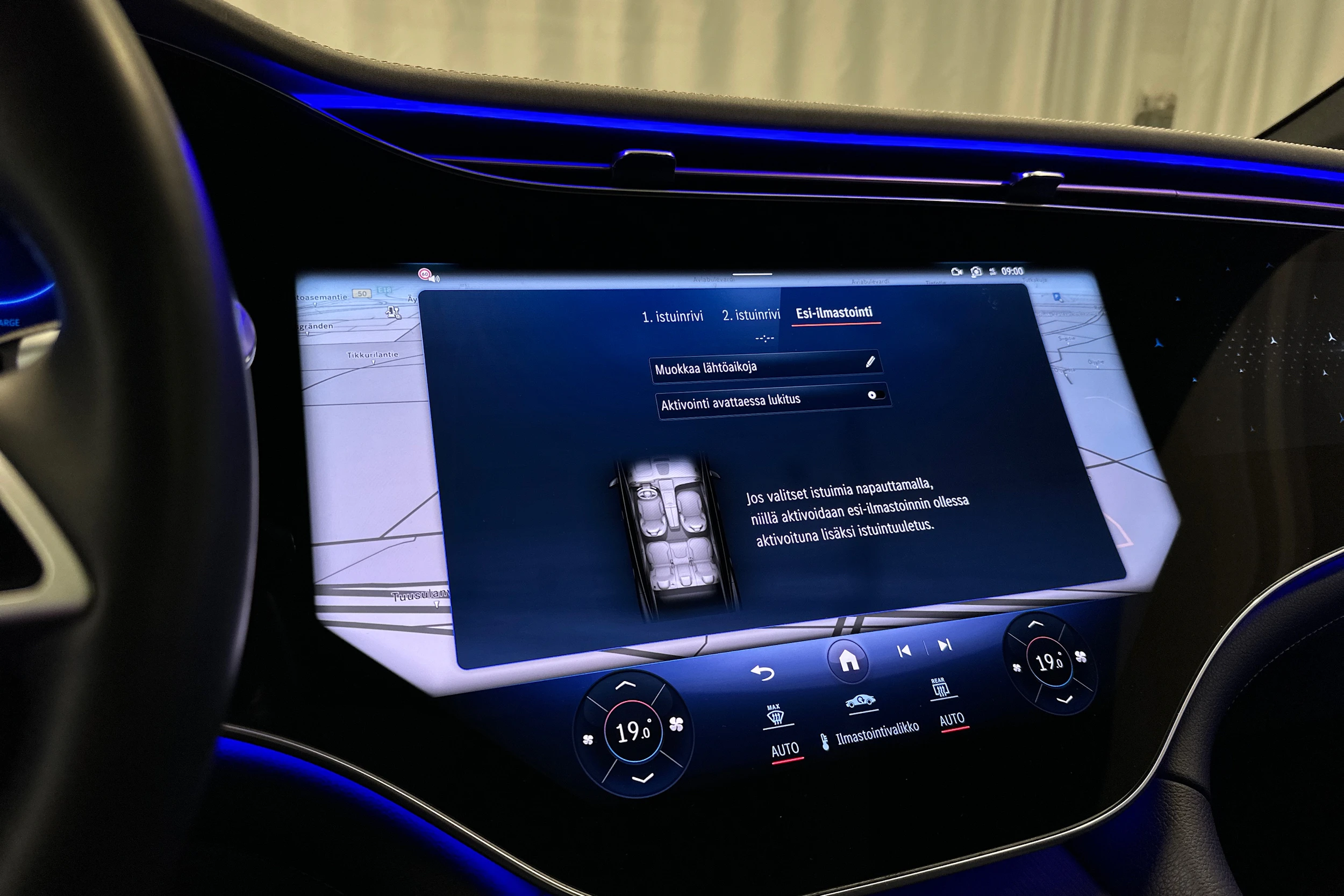 harmaa Mercedes-Benz EQS SUV 2023 kuva 21.