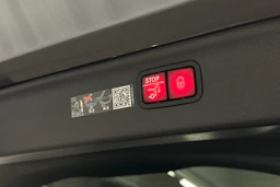 harmaa Mercedes-Benz EQS SUV 2023 kuva 38.