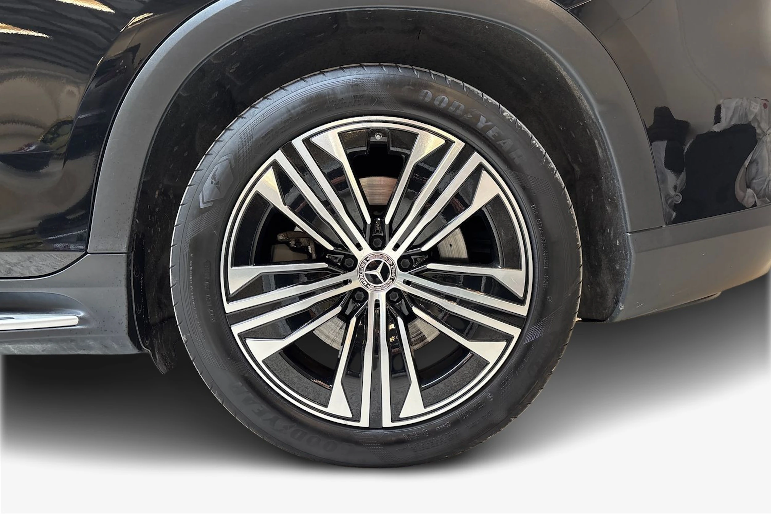 musta Mercedes-Benz EQS SUV 2023 kuva 9.
