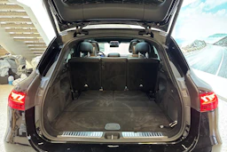 musta Mercedes-Benz EQS SUV 2023 kuva 13.