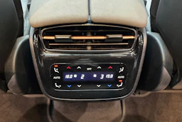 musta Mercedes-Benz EQS SUV 2023 kuva 20.