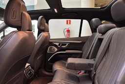 musta Mercedes-Benz EQS SUV 2023 kuva 21.