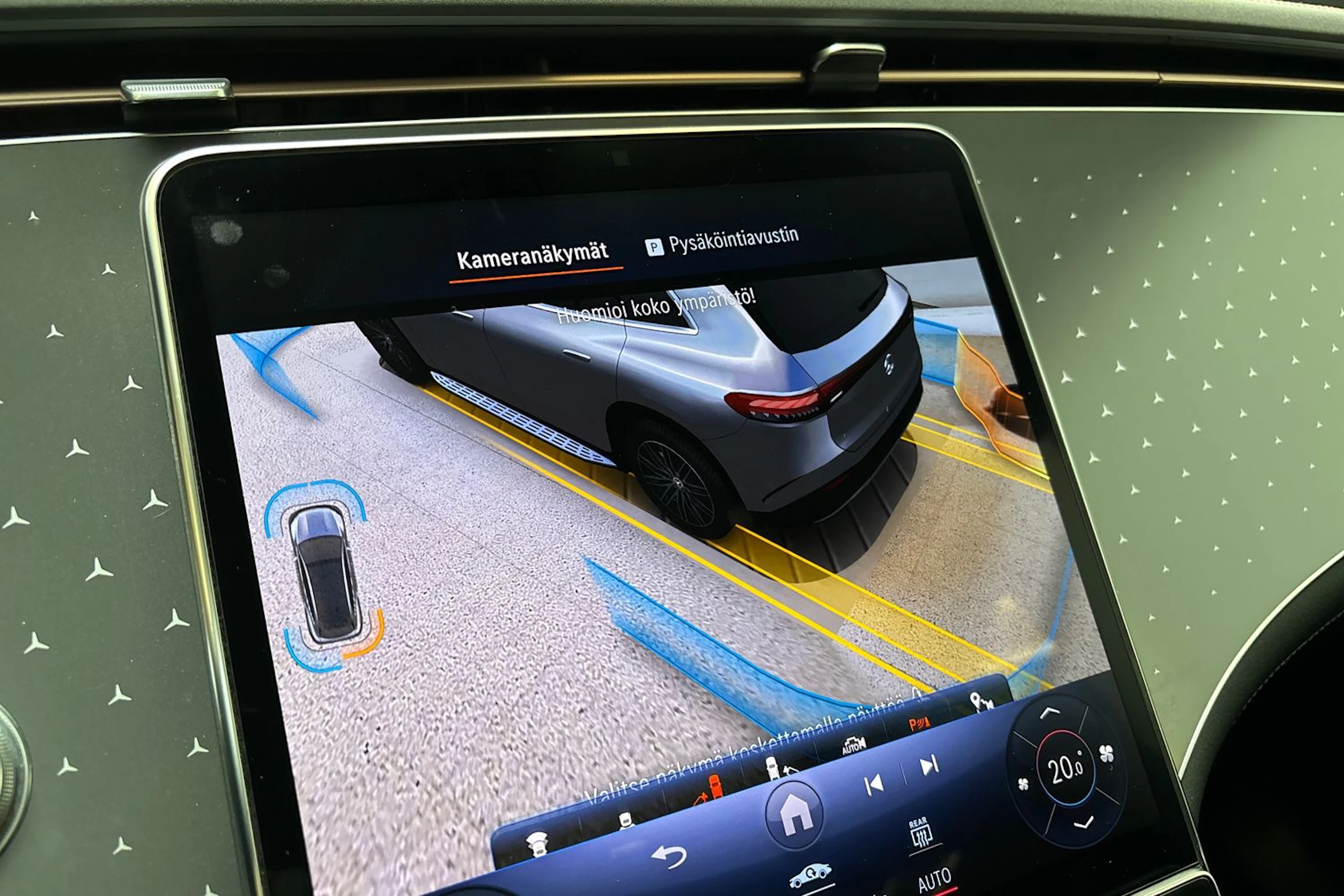musta Mercedes-Benz EQS SUV 2023 kuva 32.